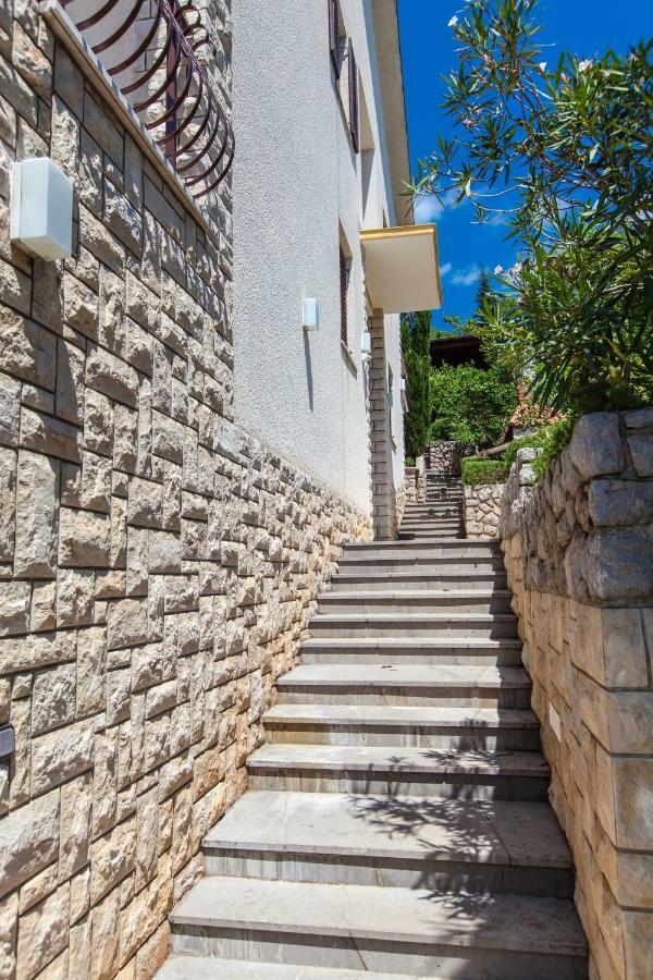 Villa Lesic Dramalj Buitenkant foto
